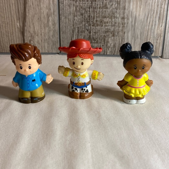 Lot of 3 fisher price and Disney little people - Picture 1 of 1